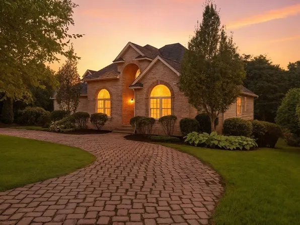 1 White Brook Ln, South Hadley, MA 01075