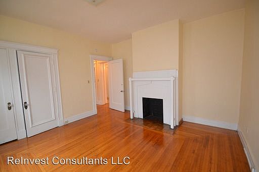 3rd image of 783 Clinton Springs Ave