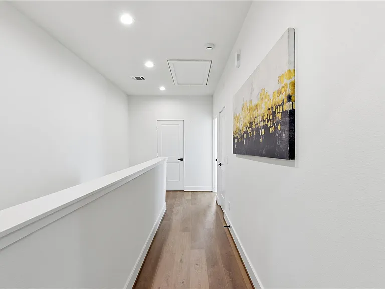 7702 Earl Rudder Way — Photo 33