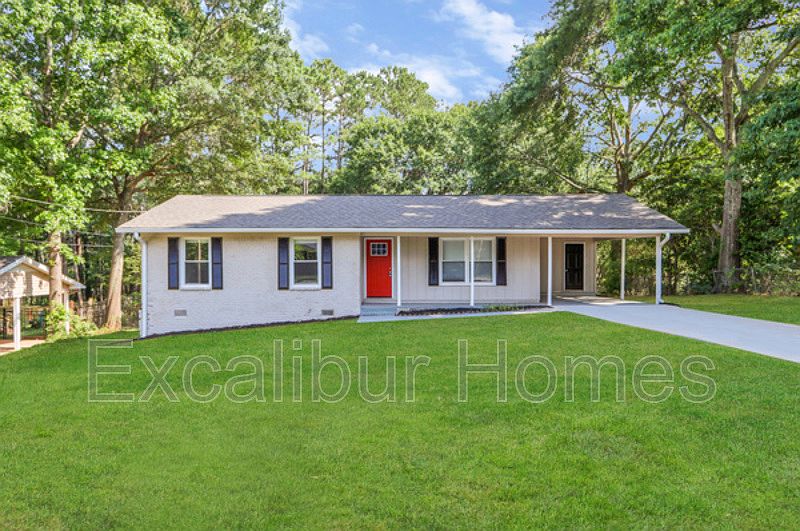 1st image of 909 Carlton Dr SE