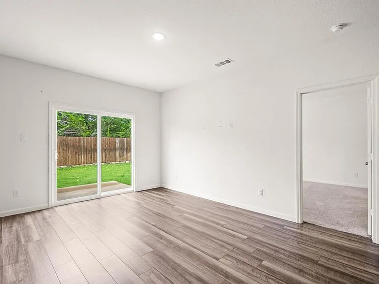 2421 Frio River Rd — Photo 10