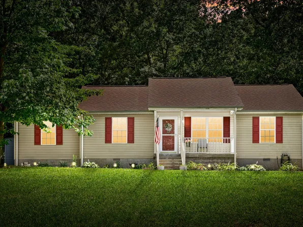 2006 Ruby Travis Dr, Chapmansboro, TN 37035