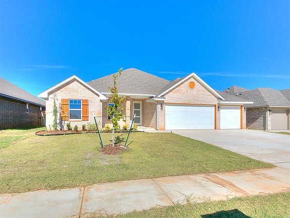 2nd image of 2905 Summit Hollow Dr