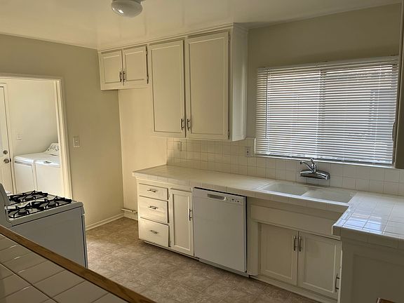 3rd image of 4404 Gondar Ave