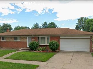 8246 Linda St, Warren, MI 48093