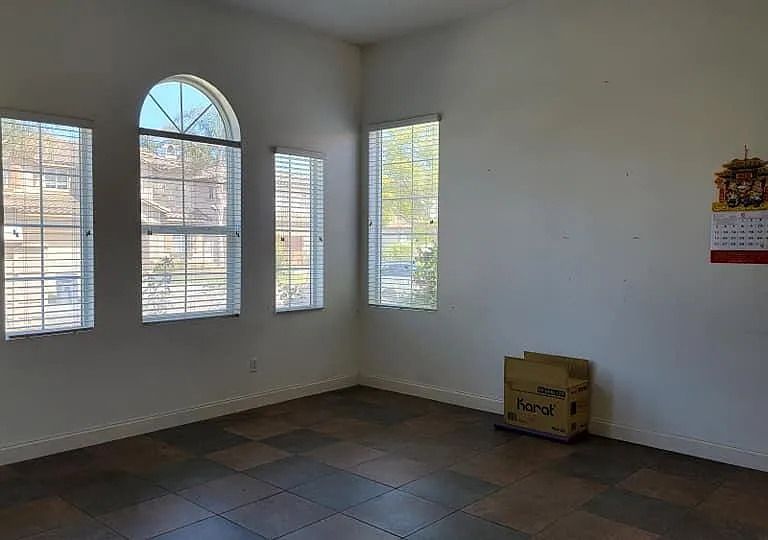 649 Lazaro Ln — Photo 8