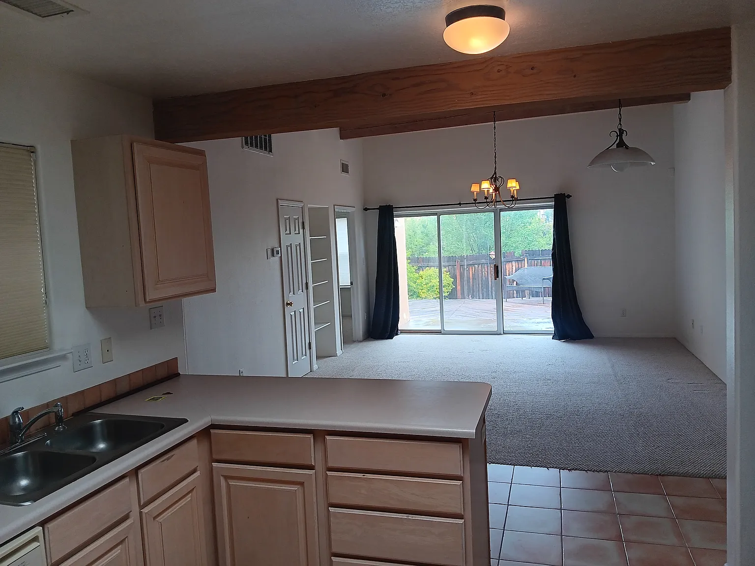 2 bed, 940 sqft, $2,000 — Photo 3