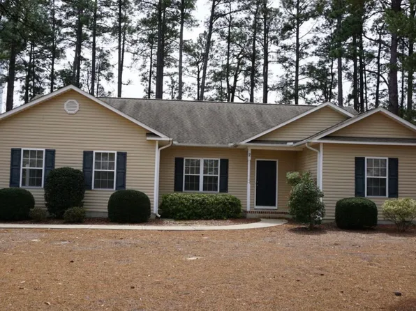 2 Ice Ct, Pinehurst, NC 28374