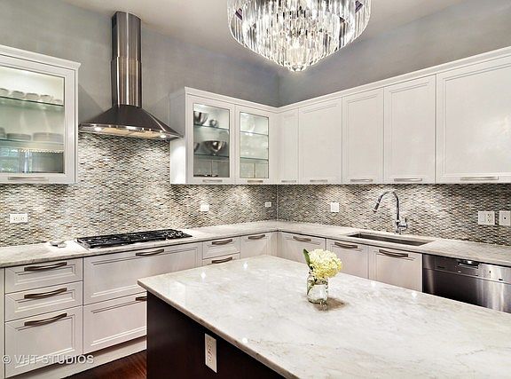 4th image of 403 E Benton Pl #403