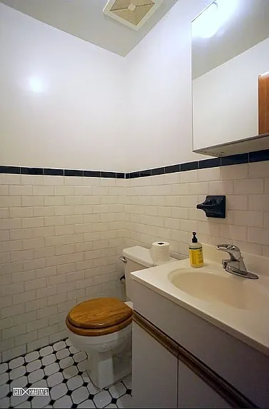 481 12th St #2A — Photo 12
