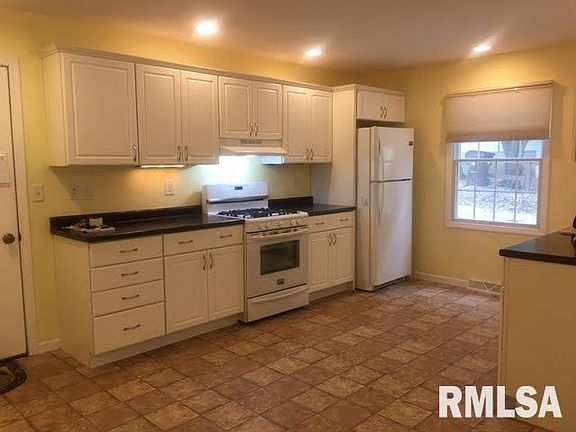 5th image of 304 W Adams St