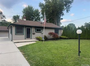 33812 Casco Ct, Westland, MI 48186