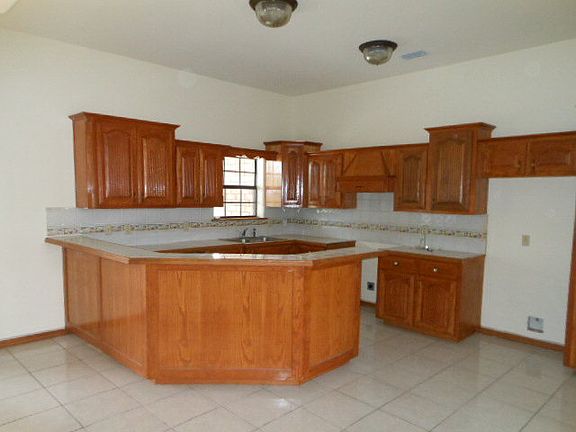 3rd image of 509 Melanie Dr