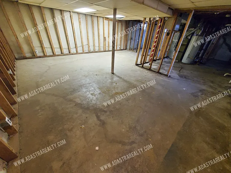 9909 Wheeling Ave — Photo 10
