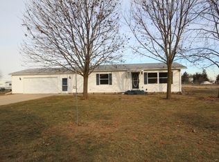 330 4th St, Andover, IL 61233