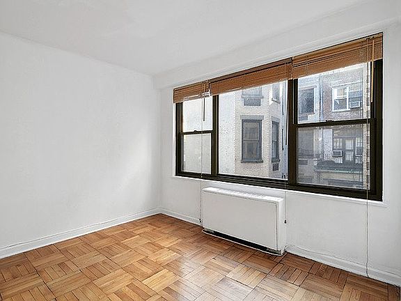 5th image of 35 E 38th St APT 5B
