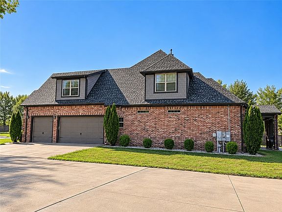 4th image of 815 Ford Ln