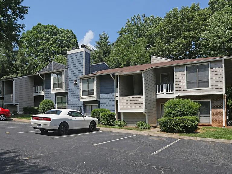 5515 W Market St — Photo 13