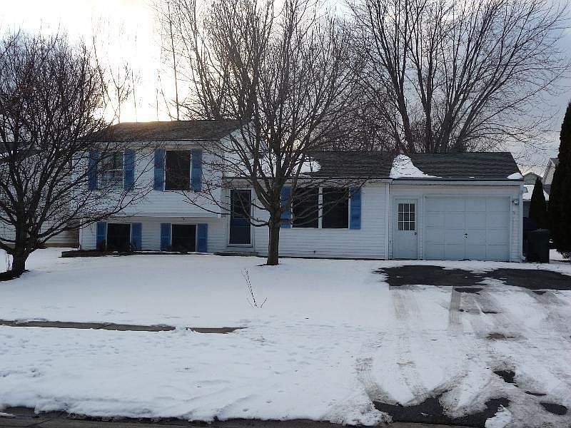 1st image of 309 Applewood Ln
