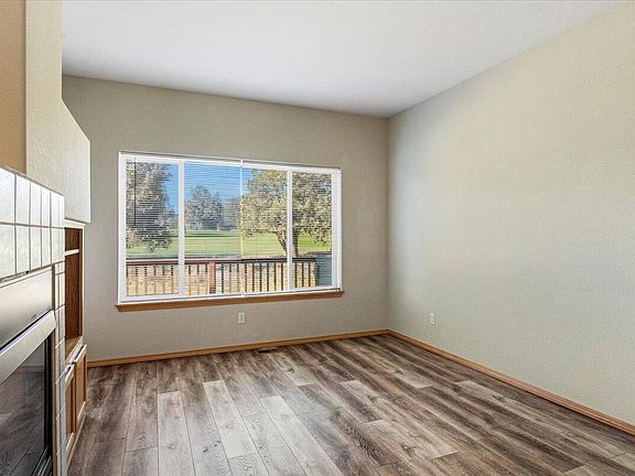 2nd image of 1085 Golden Pheasant Dr