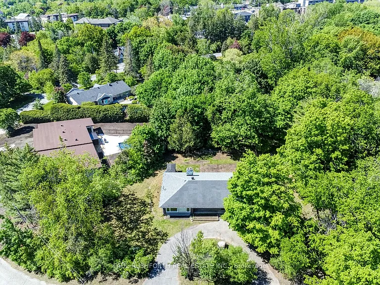 10 Cedar Rd — Photo 3
