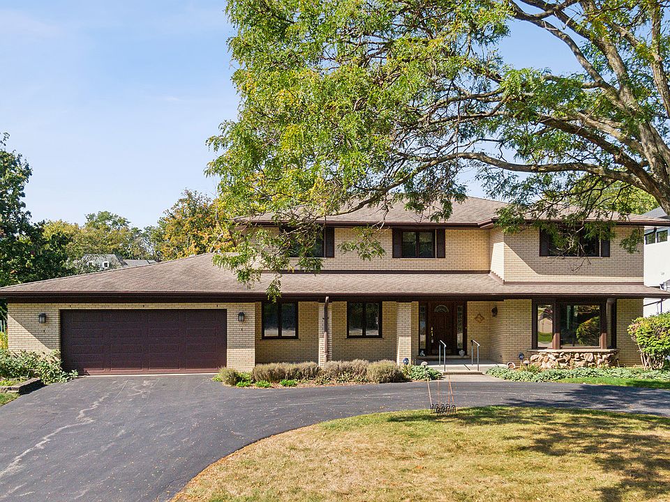 2nd image of 25 Cambridge Dr
