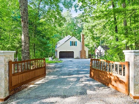 5th image of 8901 Misty Hollow Ln