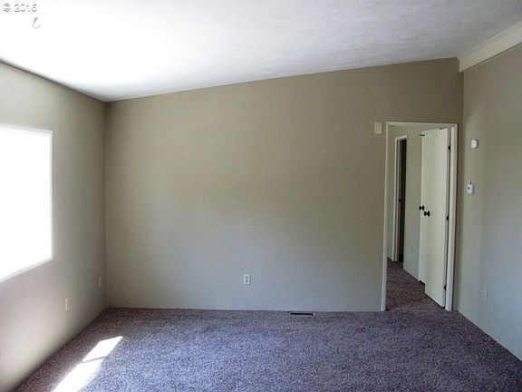 3rd image of 10114 NE 86th Way