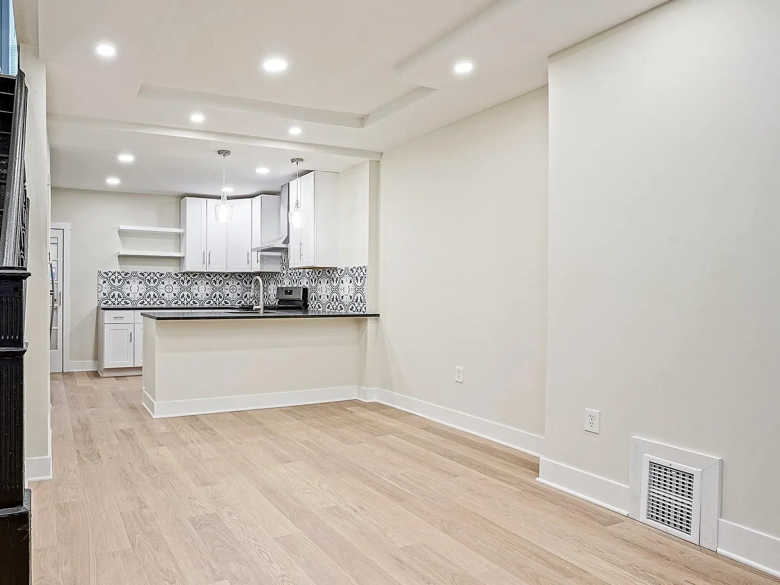 2 bed, 1.5 bath, 1016 sqft, $1,275 — Photo 4