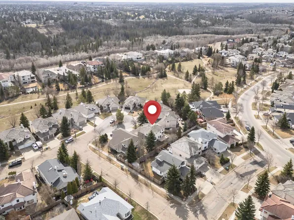 607 Butterworth Wynd NW, Edmonton, AB T6R 2G8