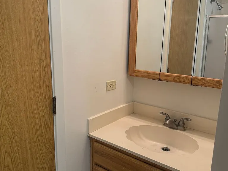 661 W Lakeshore Dr — Photo 10