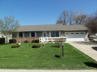 620 E 2nd St, Coal City, IL 60416