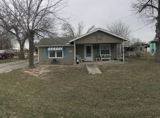 361 Fm Road 1436, La Pryor, TX 78872