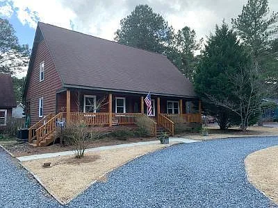 3 bed, 2.5 bath, $2,400 — Photo 2