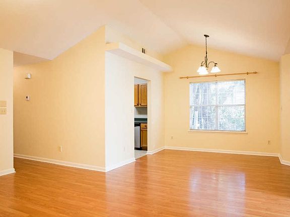 4th image of 4048 Remer Ct