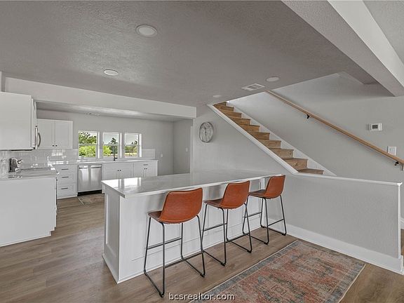 2nd image of 7115 Honeysuckle (pvt) Ln