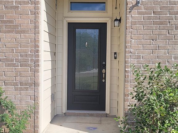 4th image of 610 Lake View Dr
