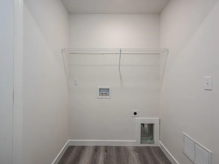 409 E 20th St #14 — Photo 10