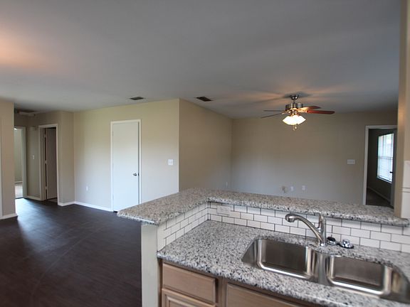 4th image of 239 Willowbrook Ln