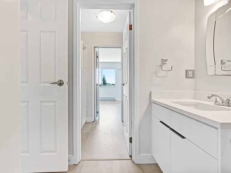 8040 Blundell Rd — Photo 25