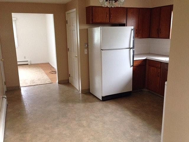 1st image of 204 Crandon Blvd