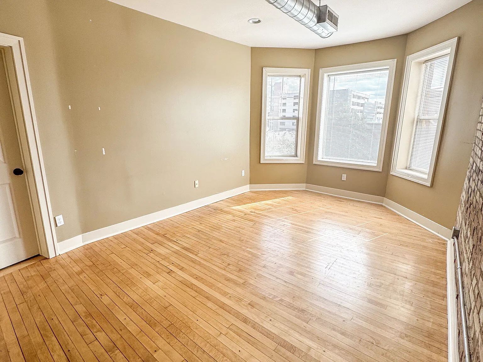 125 Jefferson Ave SE — Photo 3
