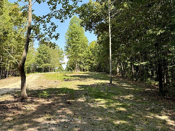 4th image of 2658 Columbia Hwy