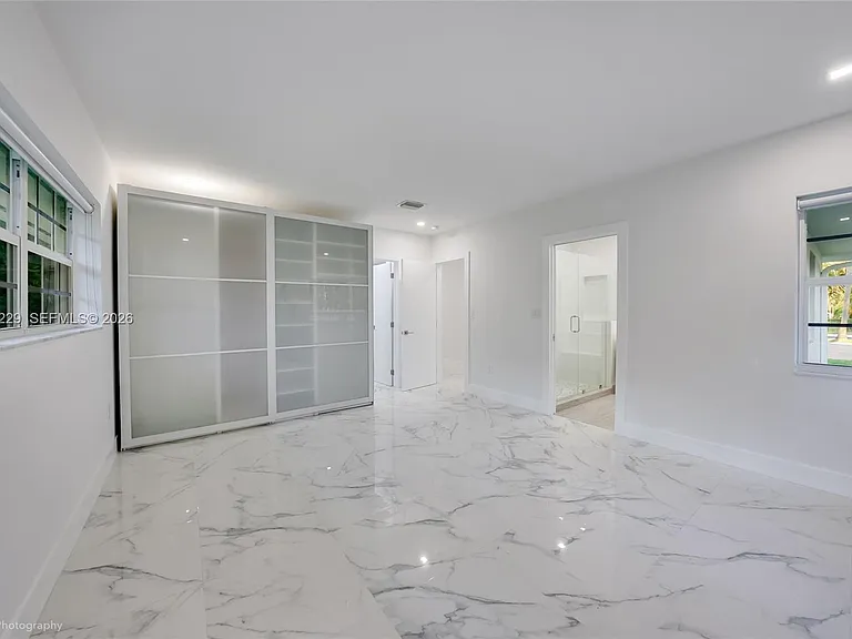 52 Camden Dr — Photo 28