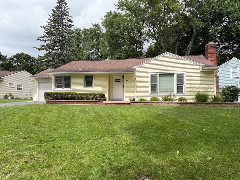 211 Willowbend Rd