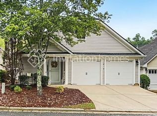 377 Highland Falls Dr, Hiram, GA 30141
