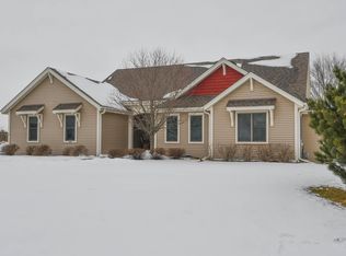 586 N Buth Rd, Dousman, WI 53118
