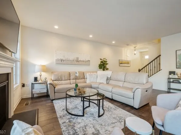 13 Warren Dr #66, Morristown, NJ 07960