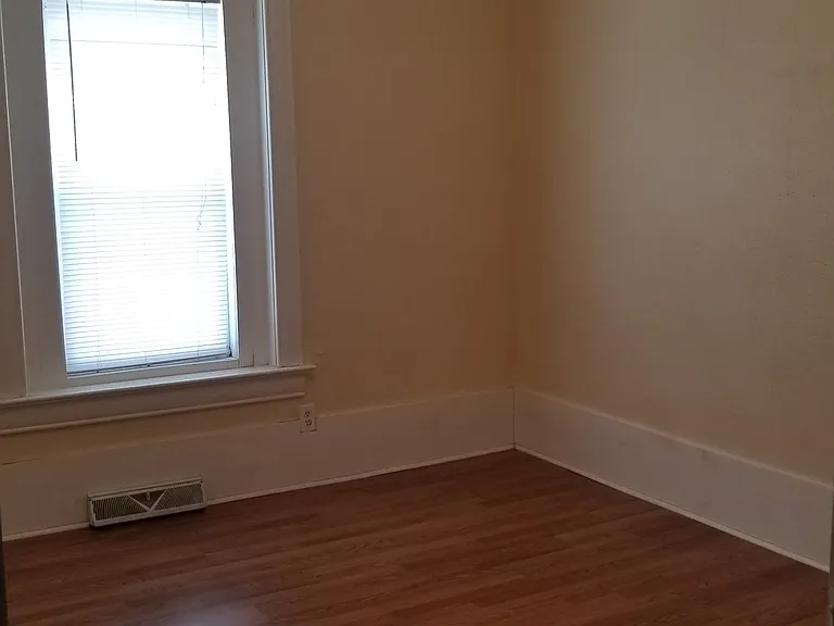 104 Main St S #2 — Photo 8