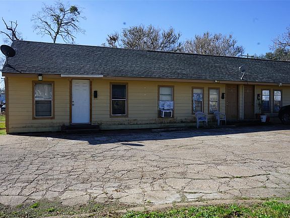 4th image of 1026 Miles St